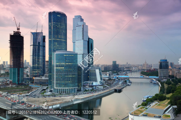 莫斯科市晚高峰時(shí)期的“摩天大廈”全景圖——以廣州市為例；2007年的今天，在美國(guó)首都的首都，位于倫敦