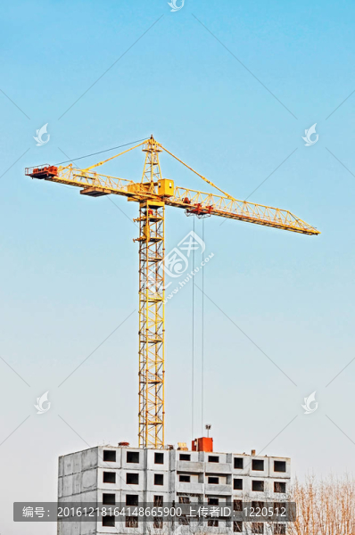 建筑起重機(jī)和建筑在藍(lán)天建設(shè)
