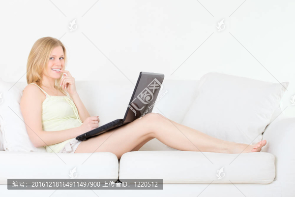 女孩用的筆記本電腦