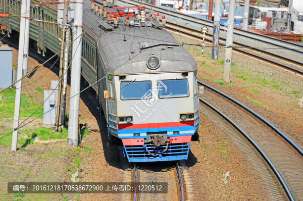 工業(yè)區(qū)郊區(qū)電力機(jī)車