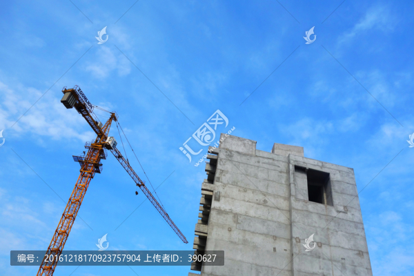 建筑工地和天空