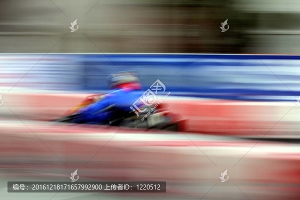 模糊的卡丁車賽