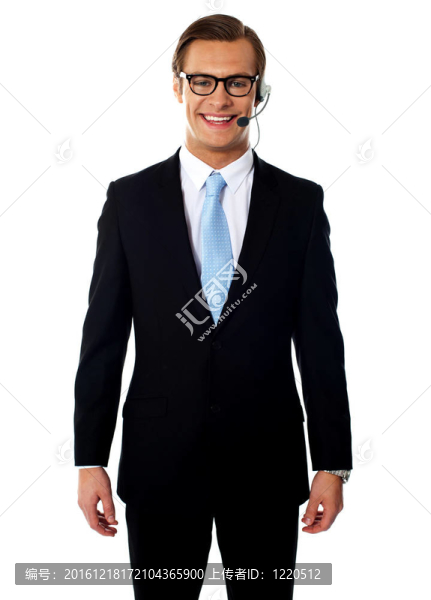 男性推銷員冒充耳機(jī)；微笑