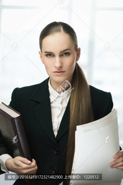 年輕商業(yè)女性肖像