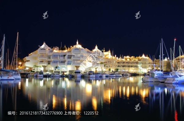 瑪麗娜晚上；Benalmadena。