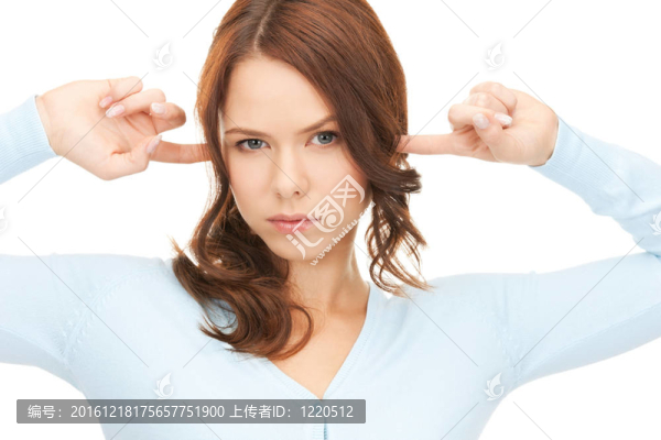 戴著耳朵的女人