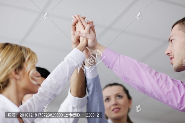 商界人士攜手