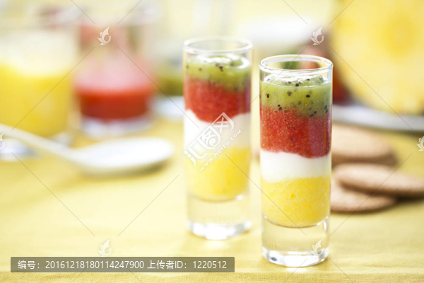 無攪拌的水果杯