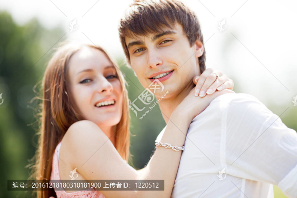 年輕的夫婦