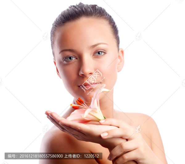 手拿花的女人