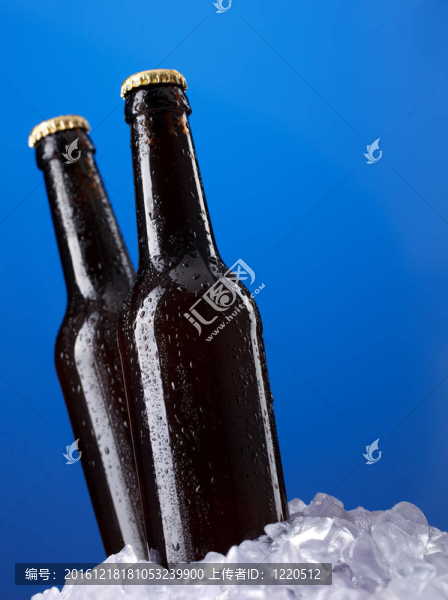兩瓶啤酒