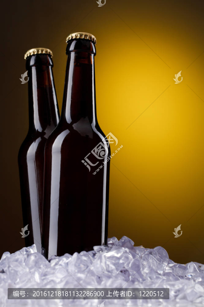 兩瓶啤酒