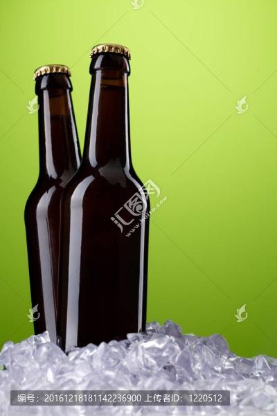 兩瓶啤酒