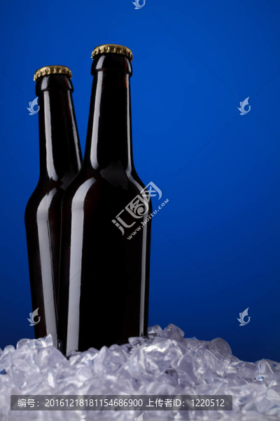 兩瓶啤酒