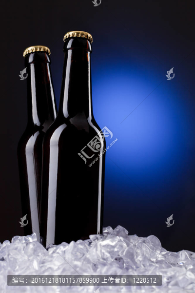 兩瓶啤酒