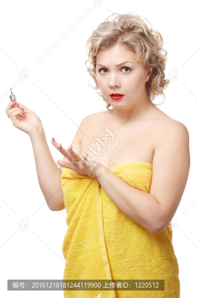 女人化妝美甲
