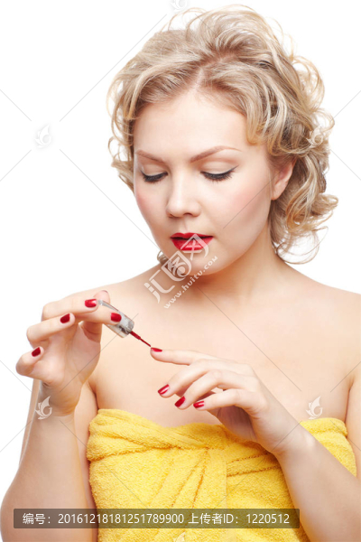 女人化妝美甲