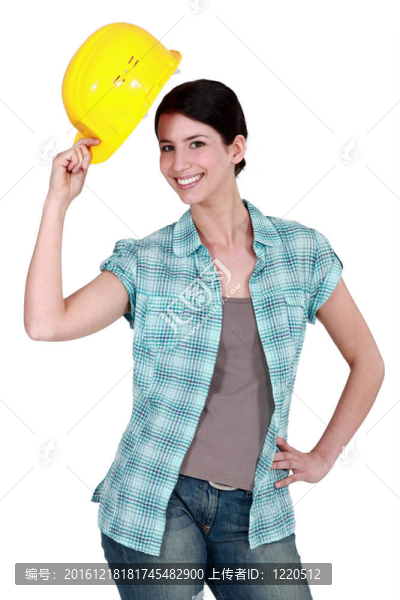 女人給她戴硬帽子
