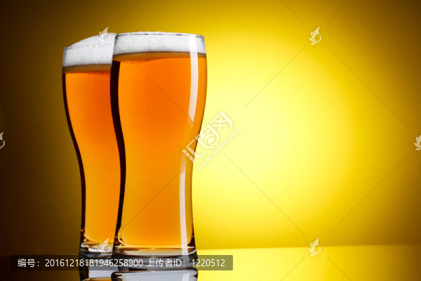 兩杯啤酒