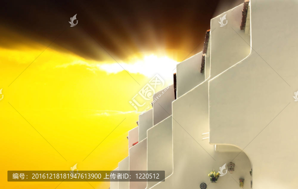 金色日落背后的建筑