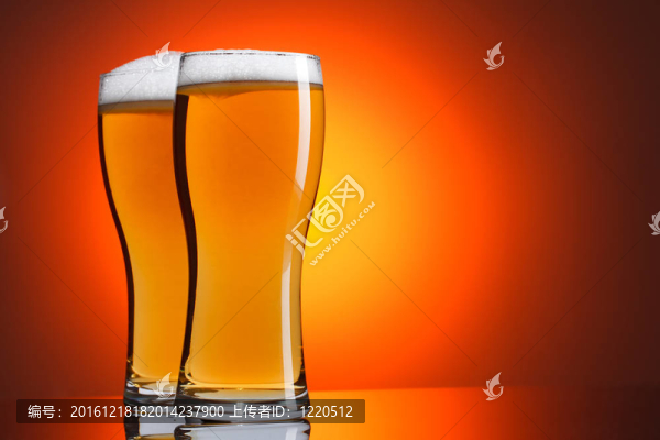 兩杯啤酒