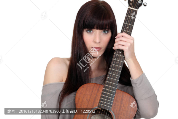 帶吉他的女人