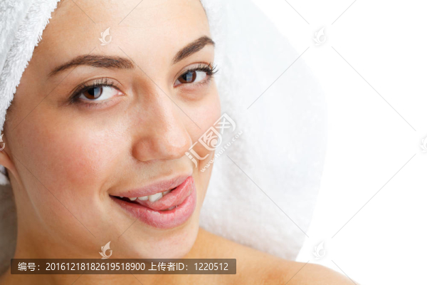 年輕美女洗澡后的肖像。