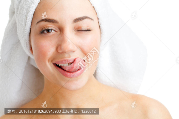 年輕美女洗澡后的肖像。