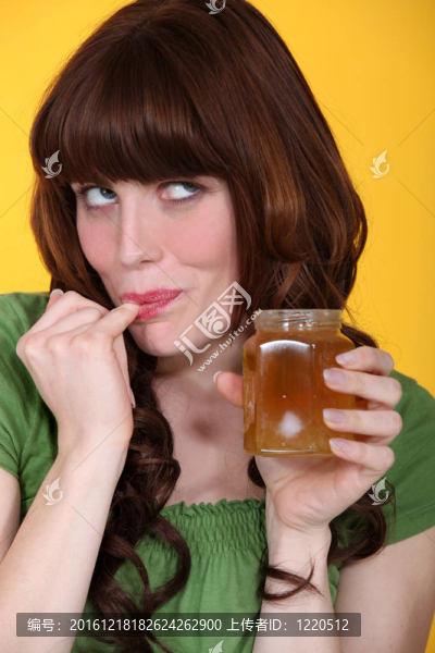 愛玩蜂蜜的女人