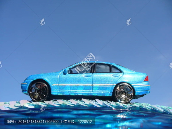 小型車