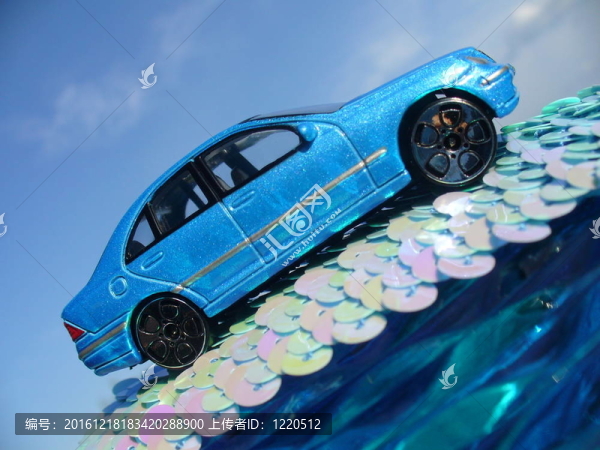 小型車