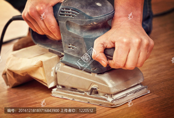 砂光機(jī)在行動(dòng)