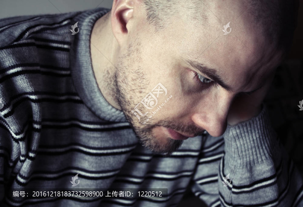 沮喪的人