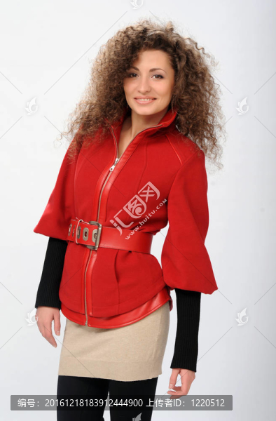 穿紅衣服的女孩