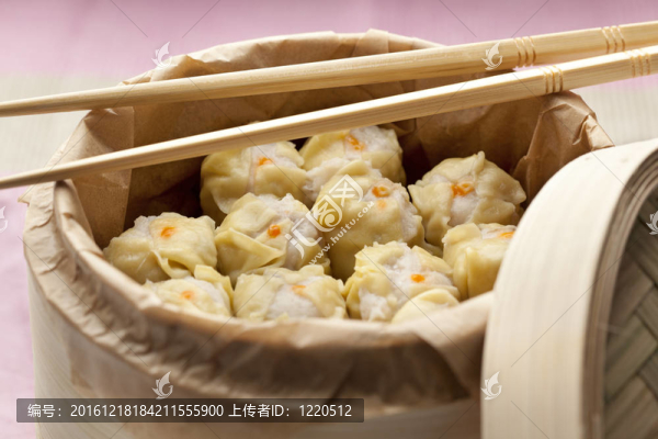 點(diǎn)心籃子里的點(diǎn)心