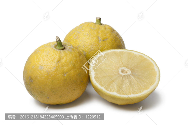 整個半佛手柑橘子