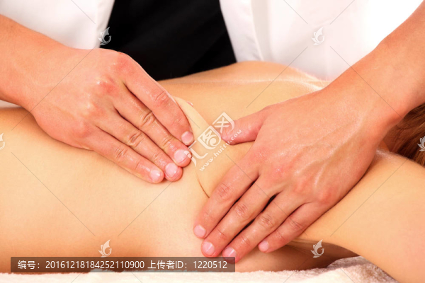 專業(yè)的背部按摩