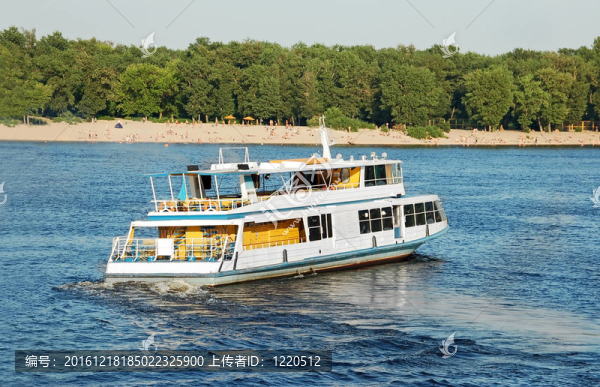 機動旅游內(nèi)河船