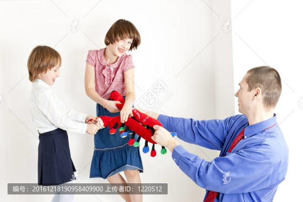 父親玩弄女兒