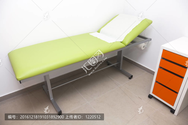 醫(yī)院的床上