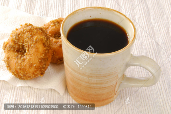 咖啡和甜甜圈