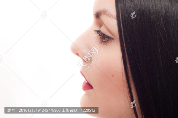 年輕女子簡介