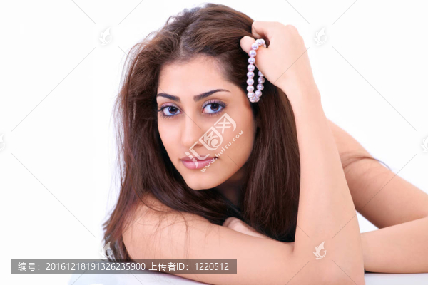 女人與珍珠