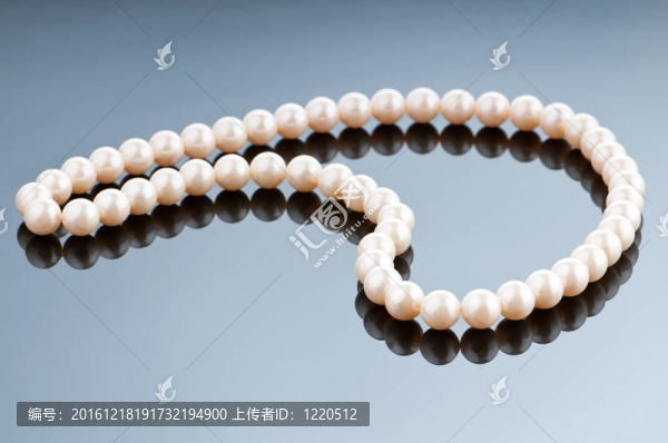 時尚與美麗概念珍珠項鏈