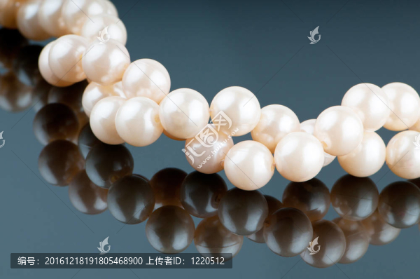 時尚與美麗概念珍珠項鏈