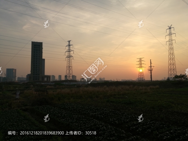 冬日里城市清晨風(fēng)貌