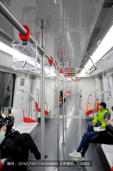 地鐵車(chē)廂內(nèi)景