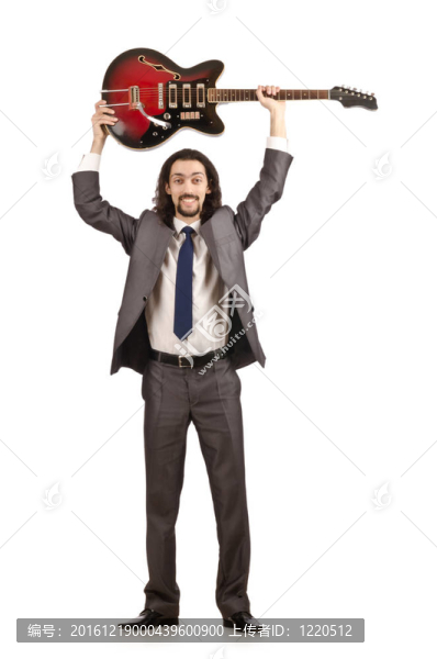 穿白色西裝的吉他手