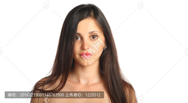 迷人的年輕女子在白色