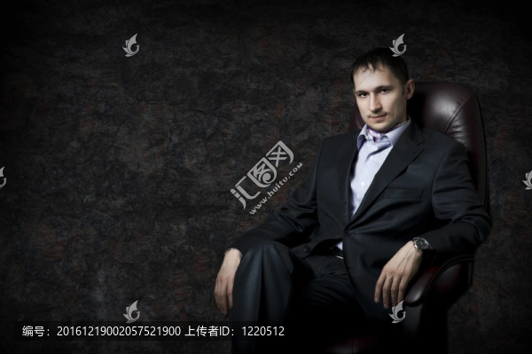 年輕英俊男子